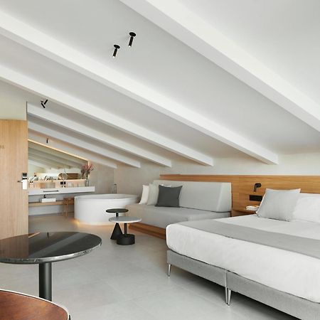 Hotel Restaurant Ceferino ヴィラノヴァ・イ・ラ・ジェルトル エクステリア 写真
