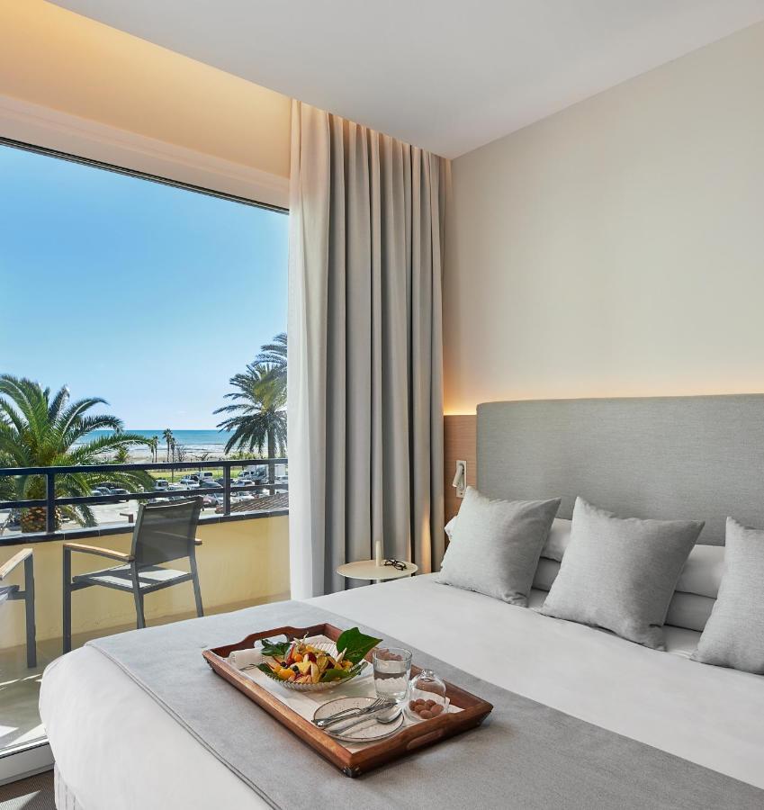 Hotel Restaurant Ceferino ヴィラノヴァ・イ・ラ・ジェルトル エクステリア 写真